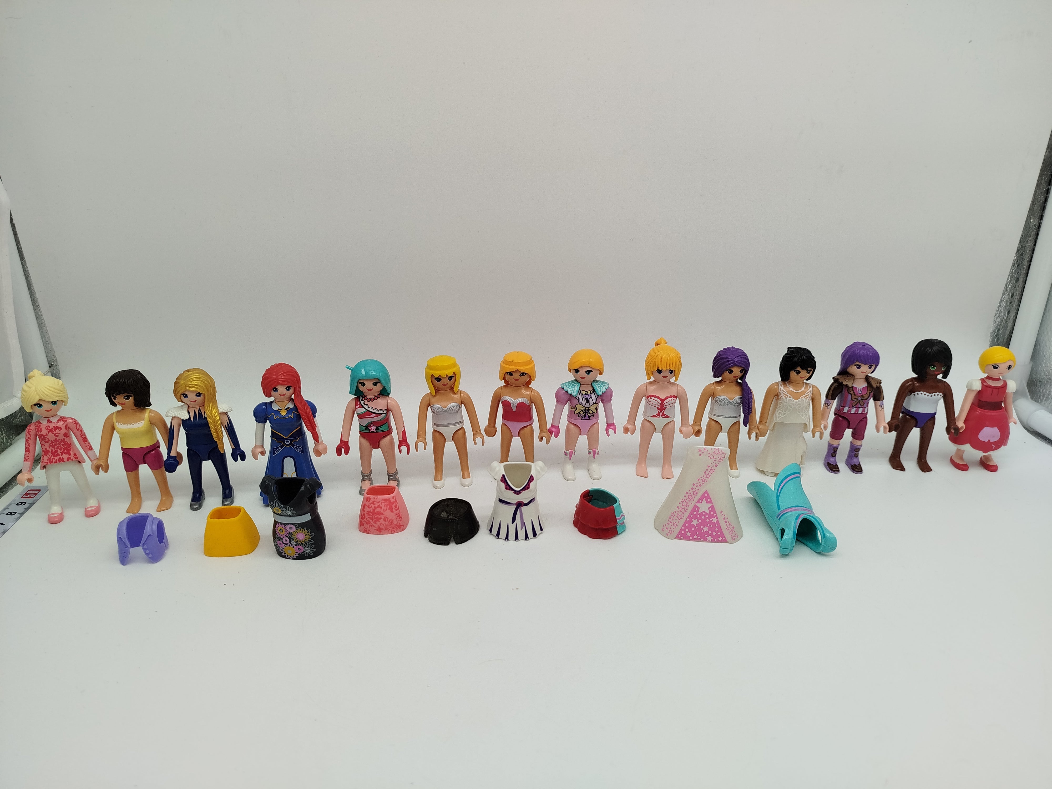 Playmobil Figuren - Set von 14 Stück mit Klamotten